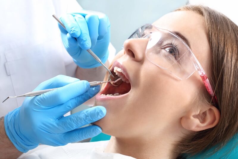 در چه صورت برای عصب کشی به دندانپزشک مراجعه کنیم؟