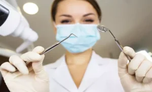 متخصص ارتودنسی کیست و چه فرقی با دندانپزشک دارد؟